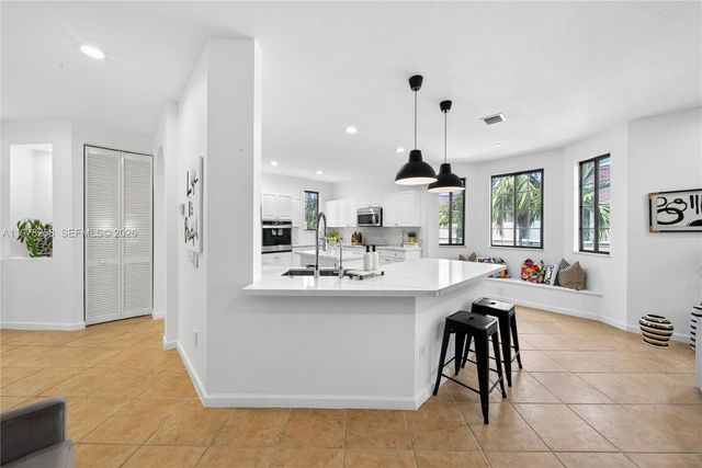 1506 Passion Vine Circle 233, Weston, FL 33326