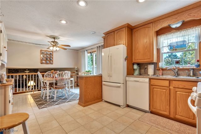 7709 Brownwood Avenue NW, Canal Fulton, OH 44614