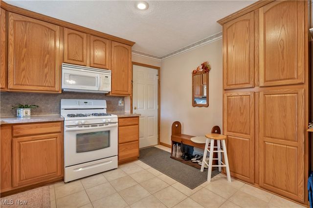 7709 Brownwood Avenue NW, Canal Fulton, OH 44614