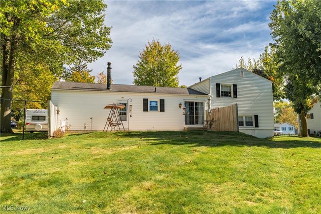 7709 Brownwood Avenue NW, Canal Fulton, OH 44614