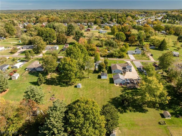 7709 Brownwood Avenue NW, Canal Fulton, OH 44614