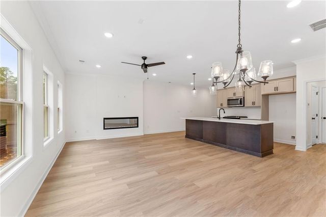 543 Feldspar Way, Lawrenceville, GA 30043
