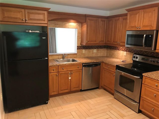 452 PALM TREE DRIVE 452, Bradenton, FL 34210