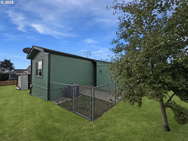 98042 W BENHAM Ln 1, Brookings, OR 97415