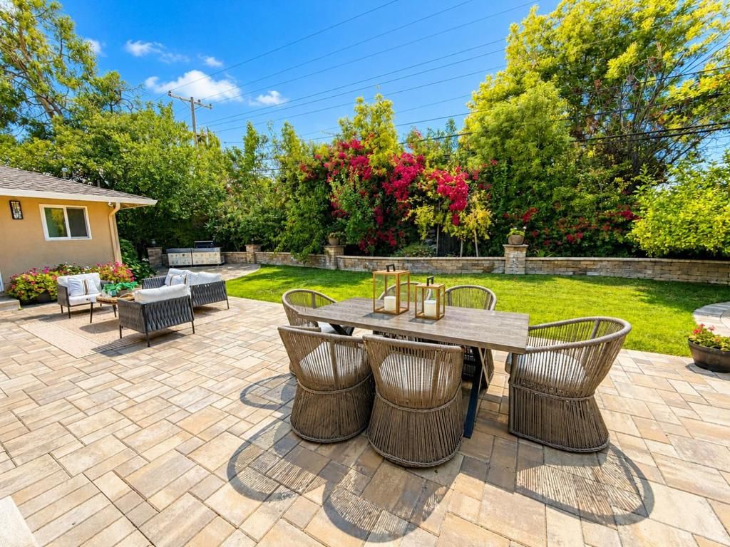 Image 3 of property listing at 18797 Westview Drive, Saratoga, CA 95070