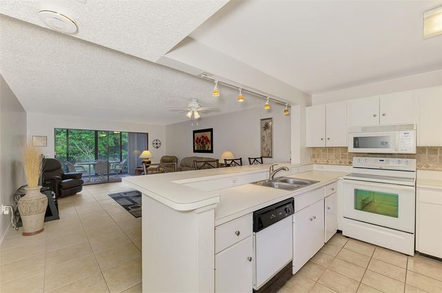 129 WILD PALM DRIVE D, Bradenton, FL 34210