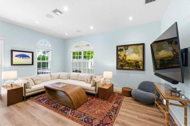 2628 NE 9th Avenue 2, Wilton Manors, FL 33334