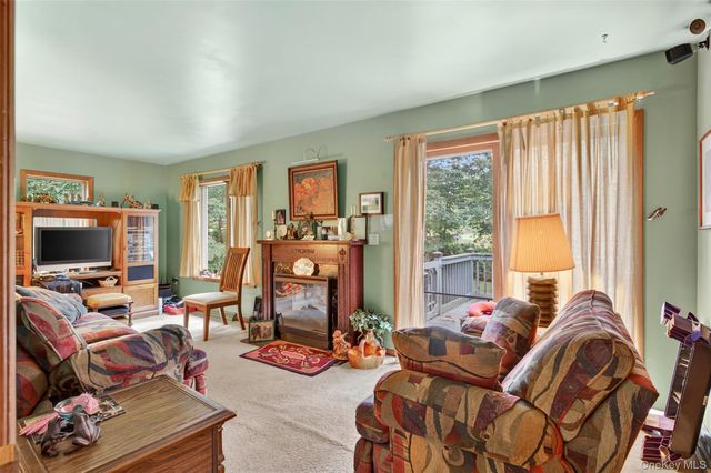 41 Penny Lane, Highland, NY 12528
