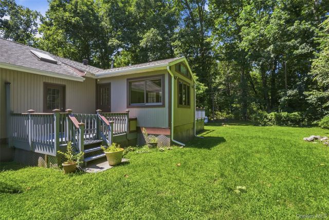 41 Penny Lane, Highland, NY 12528
