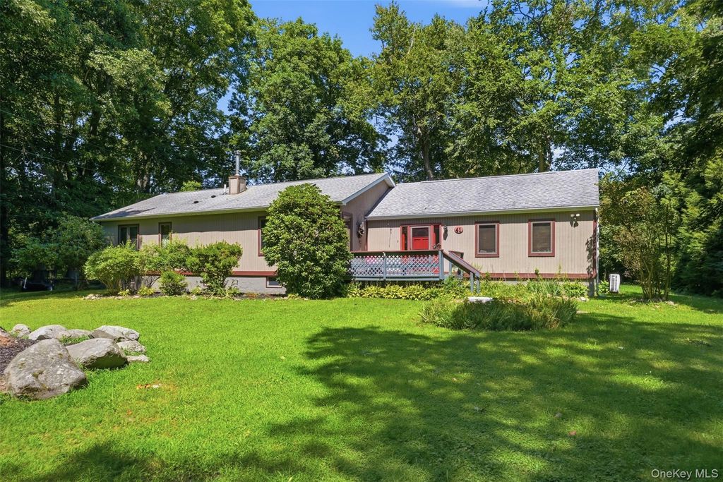 41 Penny Lane, Highland, NY 12528
