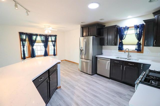 3105 Beth Lane, Holmen, WI 54636