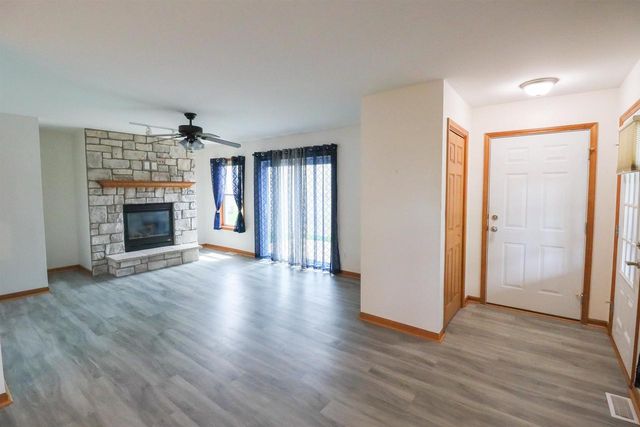 3105 Beth Lane, Holmen, WI 54636