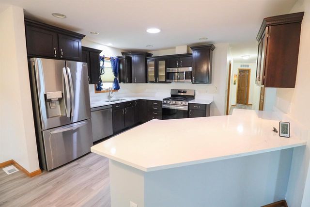 3105 Beth Lane, Holmen, WI 54636