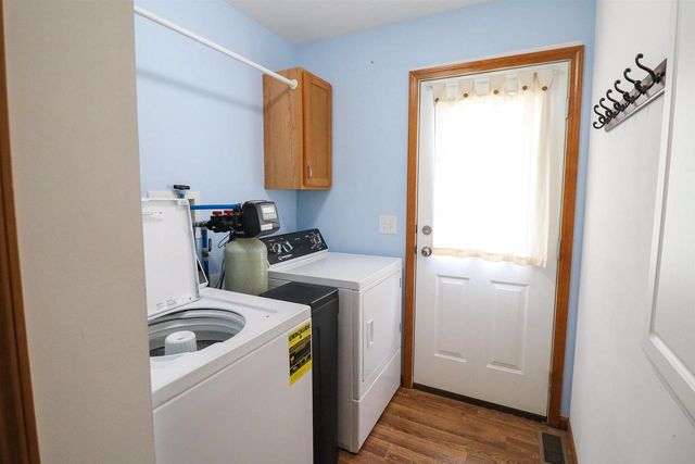 3105 Beth Lane, Holmen, WI 54636
