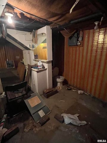 1109 S MICHIGAN Street, Davenport, IA 52802