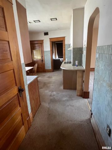 1109 S MICHIGAN Street, Davenport, IA 52802