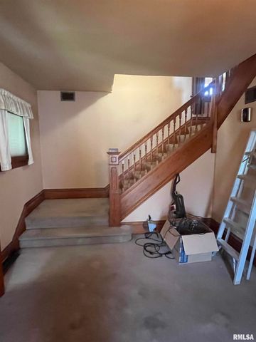 1109 S MICHIGAN Street, Davenport, IA 52802