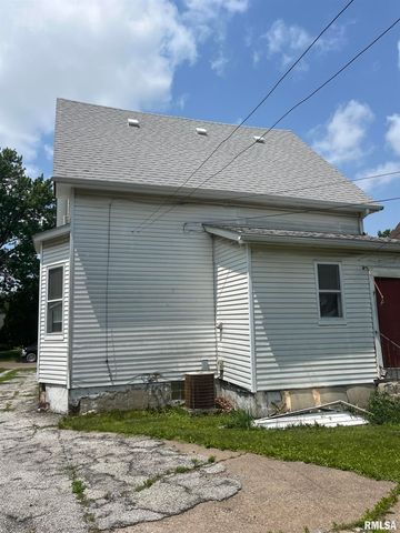 1109 S MICHIGAN Street, Davenport, IA 52802