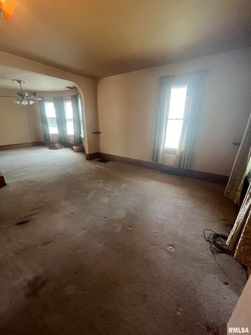 1109 S MICHIGAN Street, Davenport, IA 52802