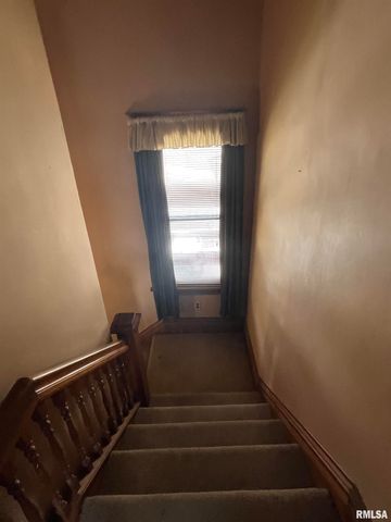 1109 S MICHIGAN Street, Davenport, IA 52802