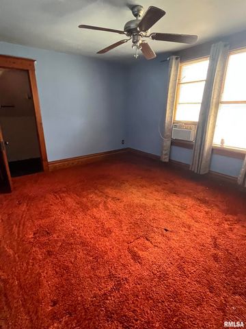 1109 S MICHIGAN Street, Davenport, IA 52802