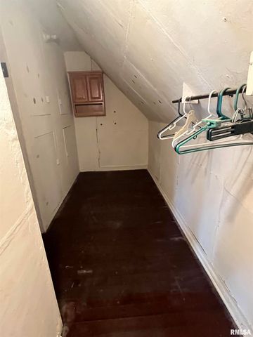 1109 S MICHIGAN Street, Davenport, IA 52802