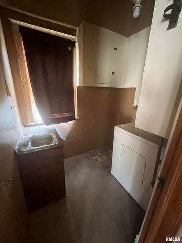 1109 S MICHIGAN Street, Davenport, IA 52802