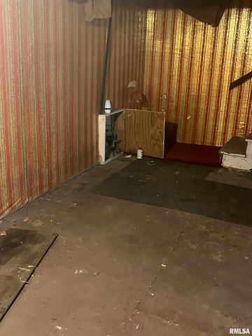 1109 S MICHIGAN Street, Davenport, IA 52802