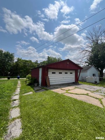 1109 S MICHIGAN Street, Davenport, IA 52802