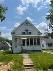 1109 S MICHIGAN Street, Davenport, IA 52802