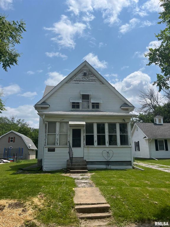 1109 S MICHIGAN Street, Davenport, IA 52802