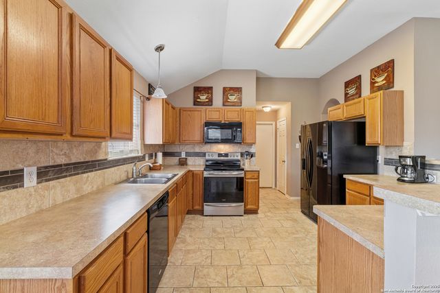 1104 Sandy Ridge Circle, Schertz, TX 78154