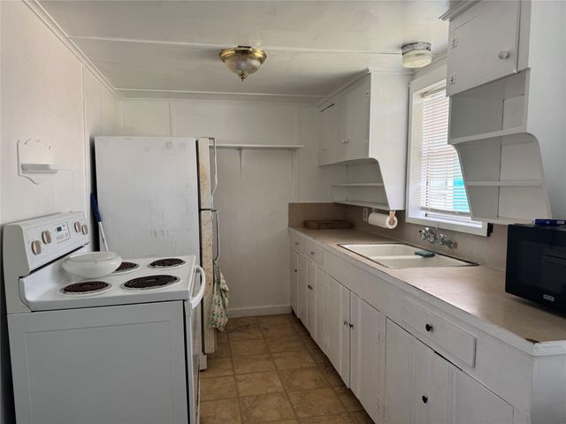 441 Cr-441f, Brazoria, TX 77422