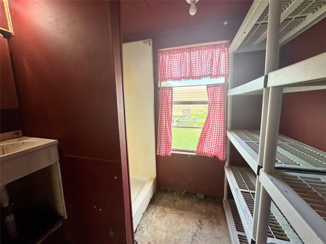 441 Cr-441f, Brazoria, TX 77422