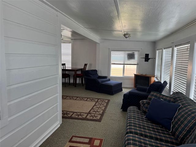 441 Cr-441f, Brazoria, TX 77422