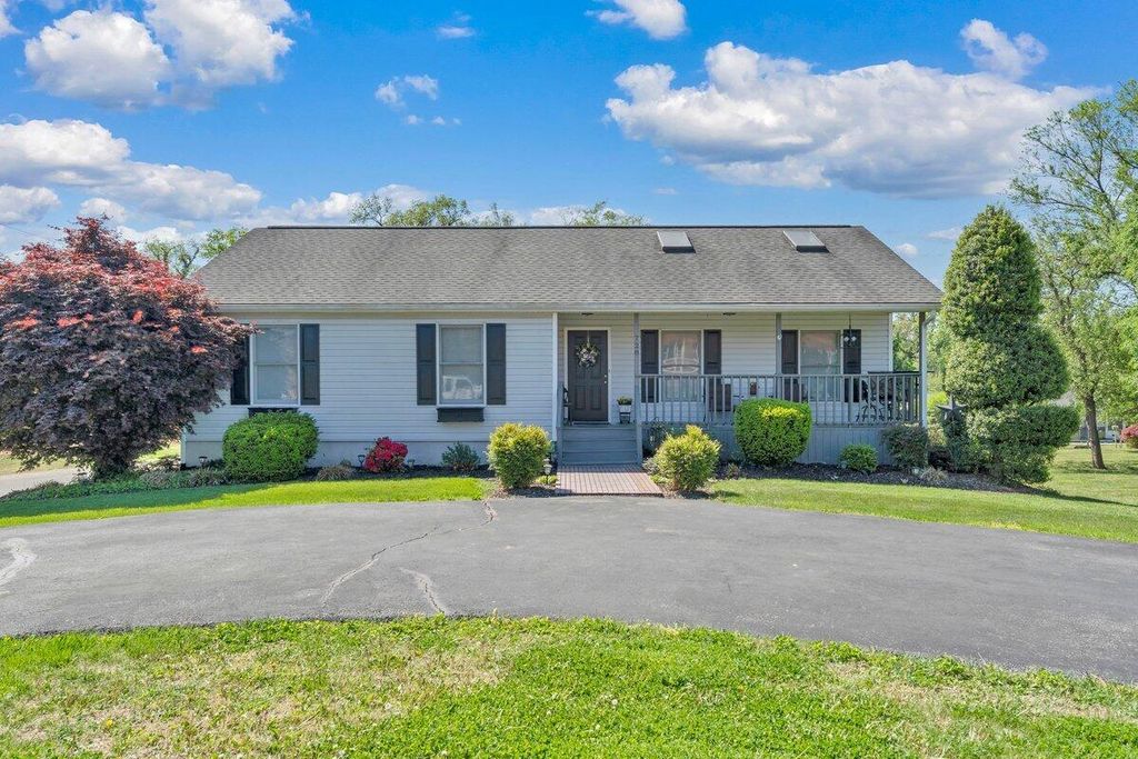 728 HARRISON AVE, Salem, VA 24153