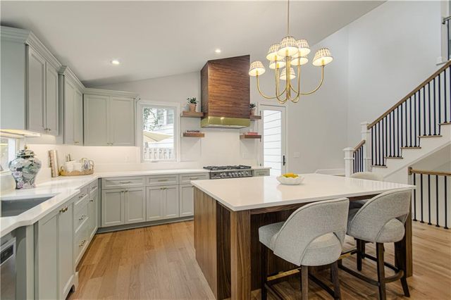 4113 W 67th Street, Prairie Village, KS 66208