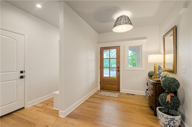4113 W 67th Street, Prairie Village, KS 66208