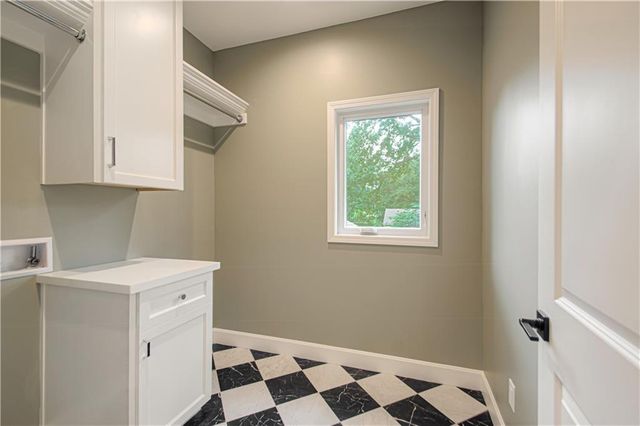 4113 W 67th Street, Prairie Village, KS 66208