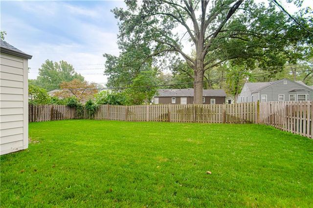 4113 W 67th Street, Prairie Village, KS 66208