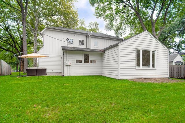 4113 W 67th Street, Prairie Village, KS 66208