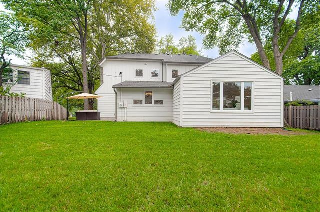4113 W 67th Street, Prairie Village, KS 66208