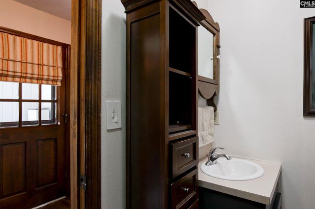 1917 Dixon Lane, Camden, SC 29020
