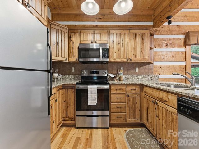 62 Rachels Circle, Maggie Valley, NC 28751