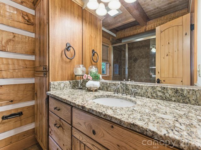 62 Rachels Circle, Maggie Valley, NC 28751