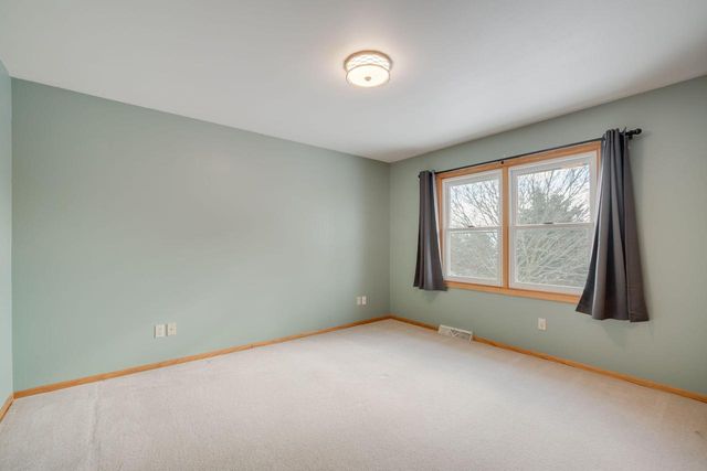 683 Fox Run DRIVE, Saukville, WI 53080