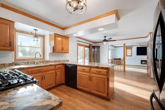 683 Fox Run DRIVE, Saukville, WI 53080