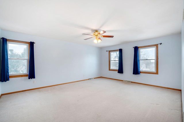 683 Fox Run DRIVE, Saukville, WI 53080