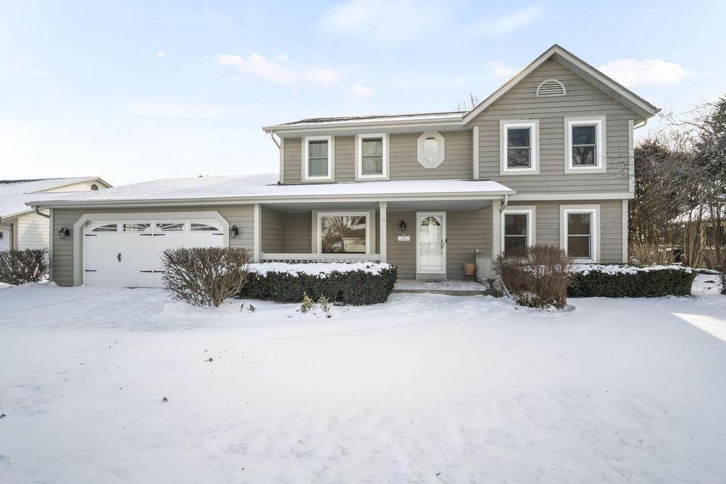 683 Fox Run DRIVE, Saukville, WI 53080