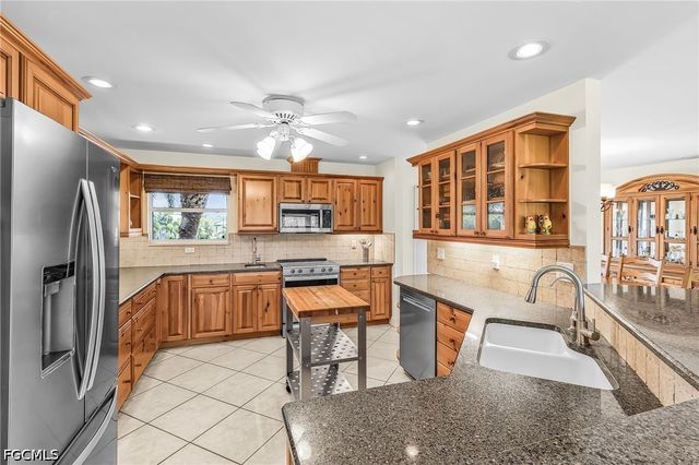 14221 Clubhouse DR, Bokeelia, FL 33922
